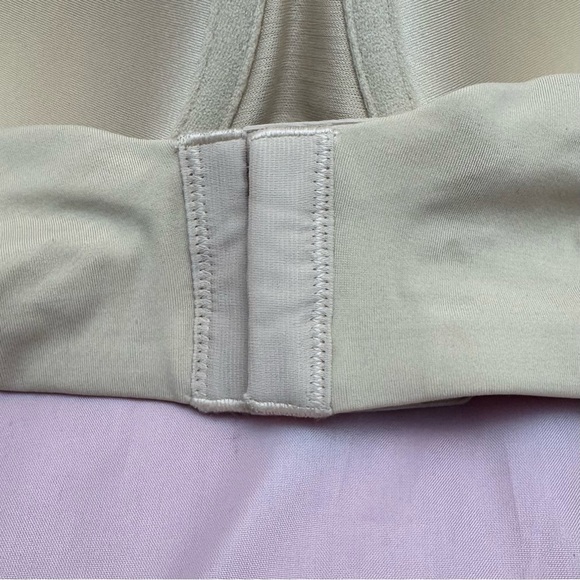 ✨ Vanity Fair Age Defying Lift Bra 42C Beige Convertible Underwire Full Figure ✨ - Picture 8 of 13